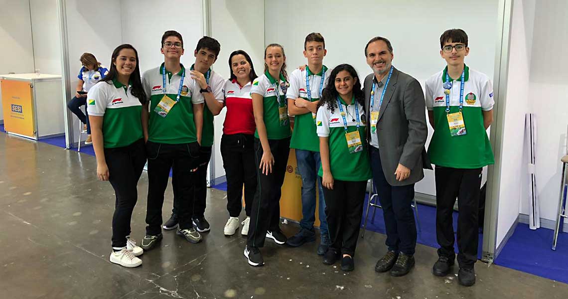 Alunos do SESI/AC celebram participação em festival nacional de robótica