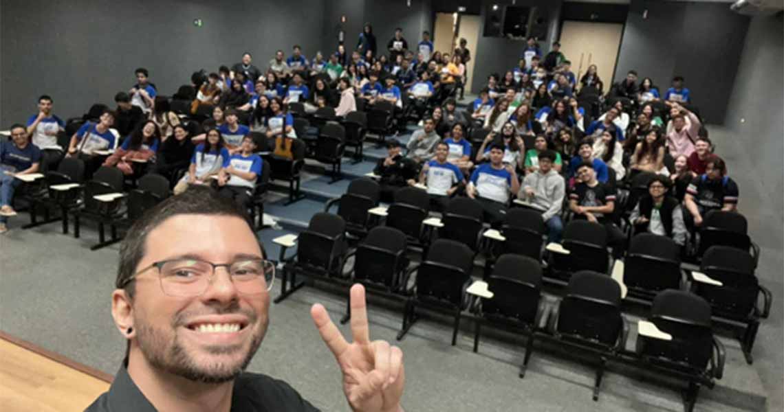 Escola SESI realiza palestra sobre como estudar do jeito certo para alunos do Novo Ensino Médio